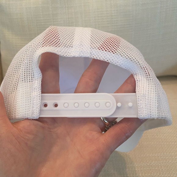 Bass Pro Shops White Fishing Hat / White w Front Fish Screen-print / OSFM - Picture 4 of 9